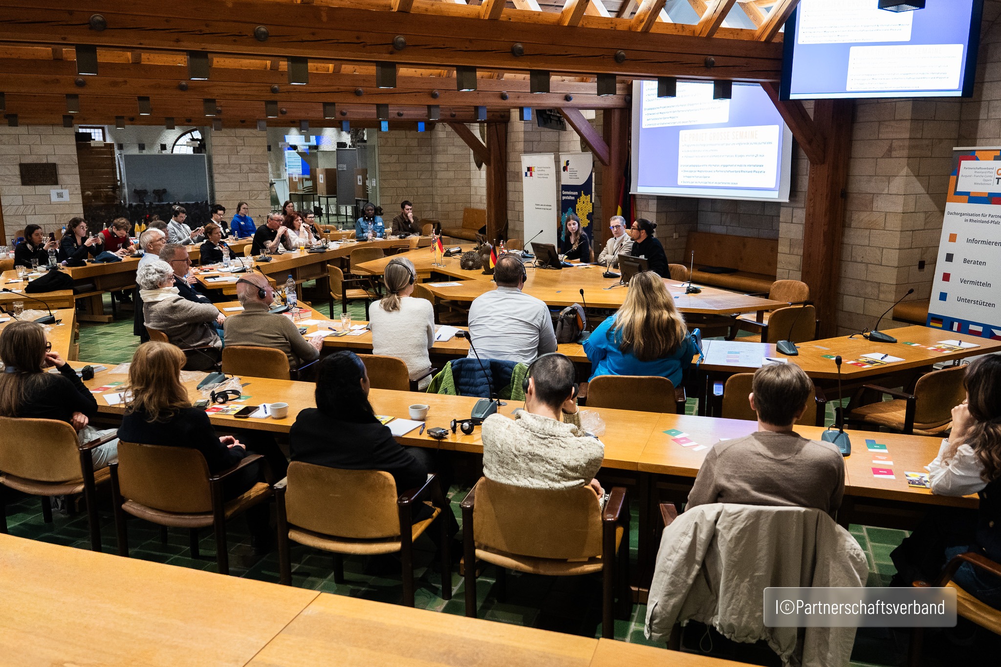 Generationsübergreifender Dialog/Dialogue intergénérationnel